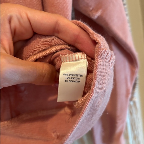 BKE Pink V-Neck Sweater with Fringe Detail - Picture 4 of 4